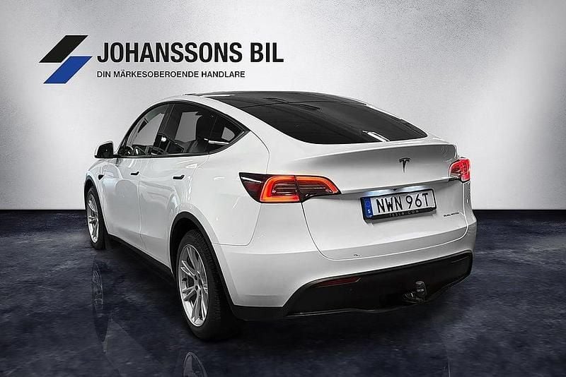 Begagnad Tesla Model Y Long Range AWD 378 kW (514 HK) 2023 Vit SUV