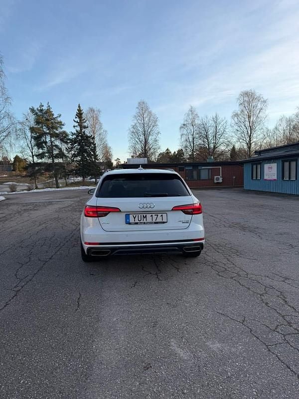 Begagnad Audi A4 S-Line 190 HK (139 kW) 2019 Kombi