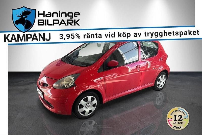 Röd Begagnad 2007 Toyota Aygo Halvkombi | 19 900 kr (Bra pris) - Bild 1/4