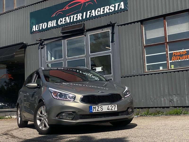 Grå Begagnad 2012 Kia Ceed Sportswagon Comfort Kombi | 79 900 kr (Marknadspris) - Bild 1/4