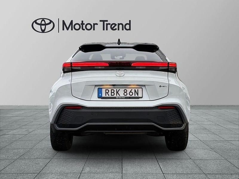 Begagnad Toyota C-HR Style 142 HK (104 kW) 2024 Vit SUV