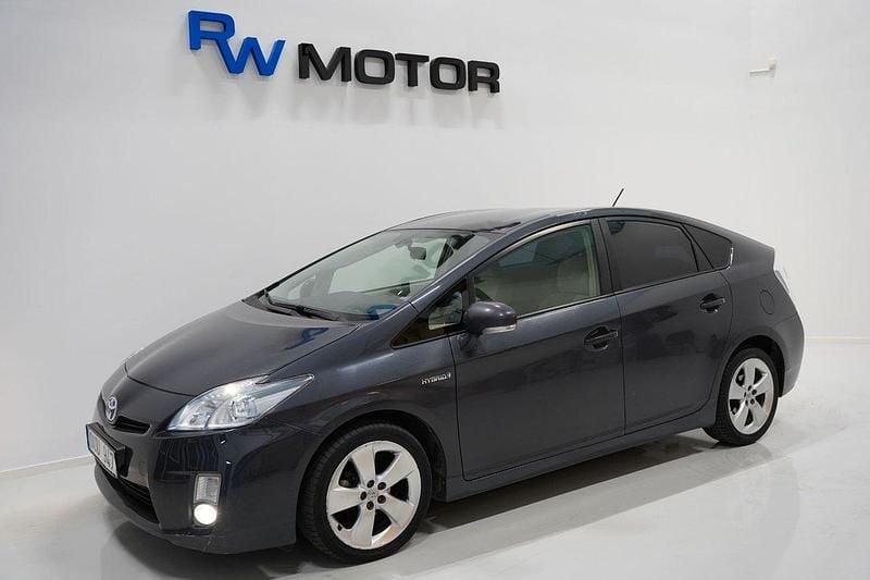 Mörkgrå Begagnad 2009 Toyota Prius Halvkombi | 69 800 kr (Marknadspris) - Bild 1/4