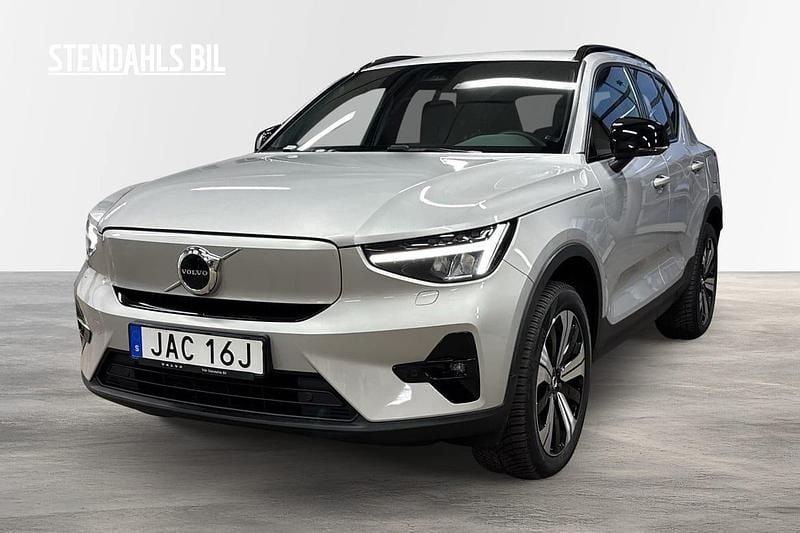 Silver Begagnad 2023 Volvo XC40 Plus SUV | 369 000 kr - Bild 1/4