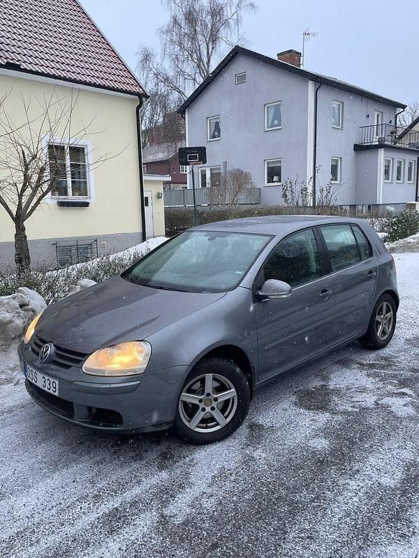Begagnad 2008 VW Golf VI Halvkombi | 37 900 kr (Marknadspris) - Bild 1/4