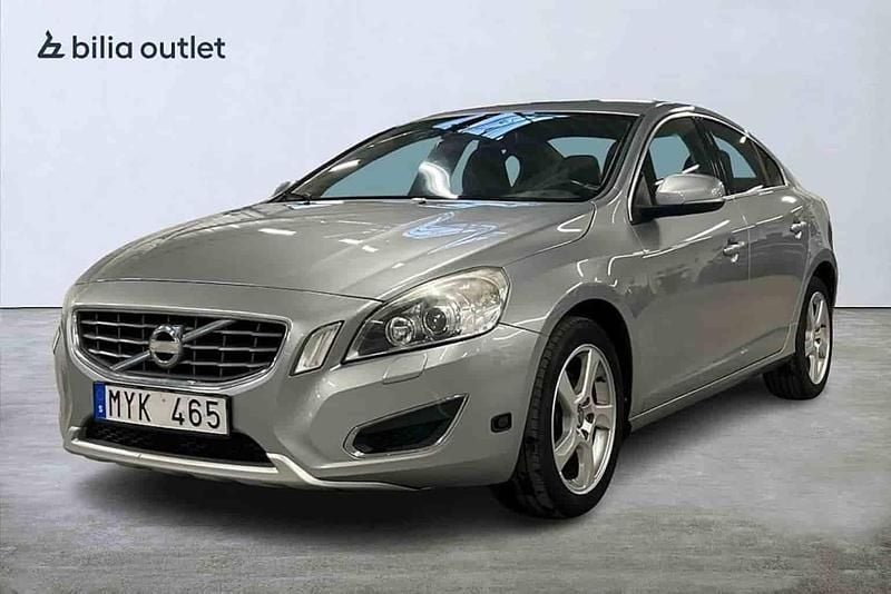Begagnad Volvo S60 2013 Silver Sedan