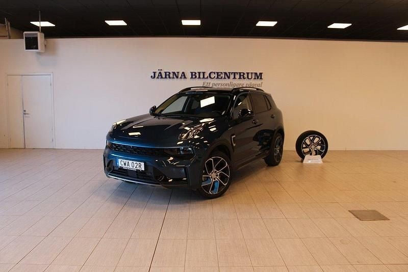 Blå Begagnad 2022 Lynk & Co 01 SUV | 274 900 kr (Marknadspris) - Bild 1/4