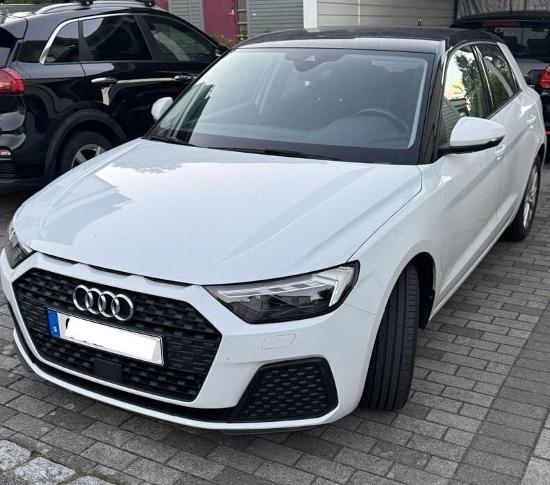 Vit Begagnad 2021 Audi A1 Sportback Proline Halvkombi | 185 000 kr (Marknadspris) - Bild 1/4