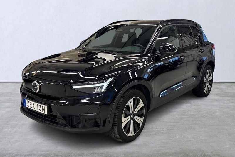 Svart Begagnad 2022 Volvo XC40 Core SUV | 359 900 kr - Bild 1/4