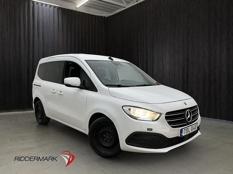 Begagnad Mercedes T180 Style 131 HK (96 kW) 2023 Vit Minibuss