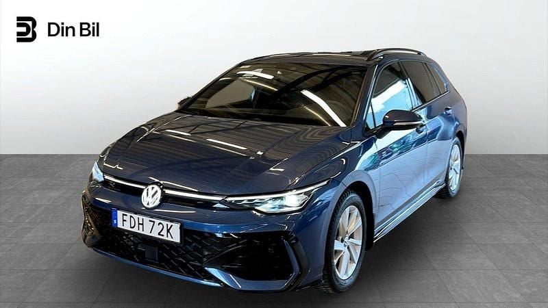 Blå Begagnad 2024 VW Golf VIII R-line Kombi | 345 500 kr (Lite dyr) - Bild 1/3