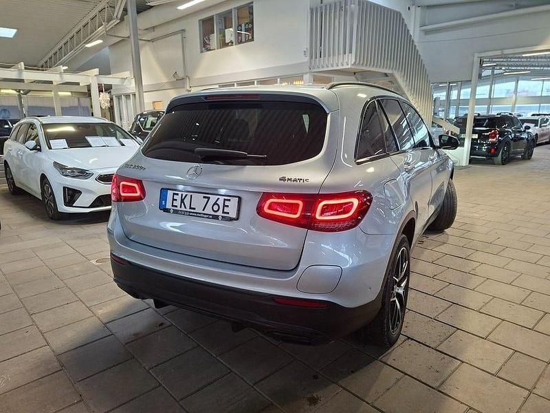 Begagnad Mercedes GLC300 AMG 320 HK (235 kW) 2022 Hightech silver metallic