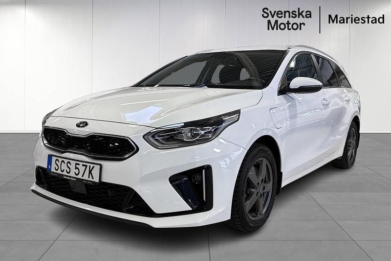 Vit Begagnad 2020 Kia Ceed Sportswagon Advance Kombi | 219 900 kr (Marknadspris) - Bild 1/4