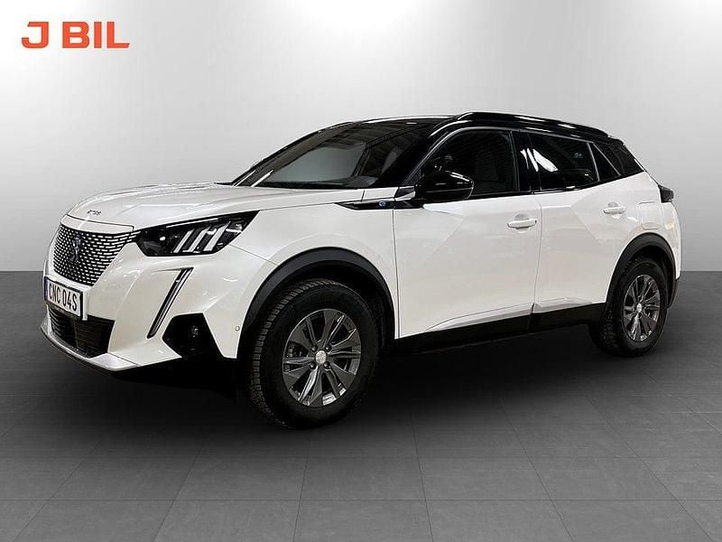 Vit Begagnad 2021 Peugeot e-2008 GT SUV | 209 900 kr (Marknadspris) - Bild 1/3