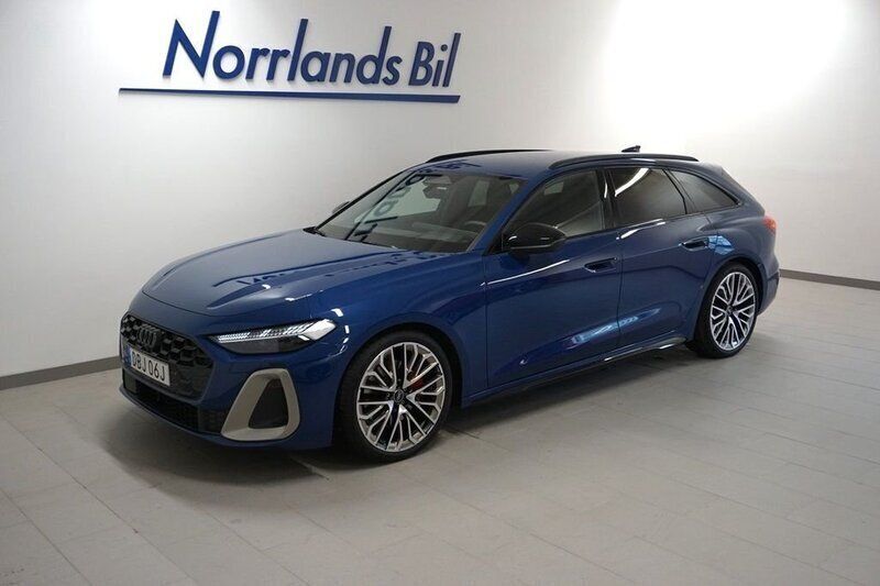 Ascariblå metallic Begagnad 2025 Audi A5 S-Line Sportkupé | 679 900 kr - Bild 1/3