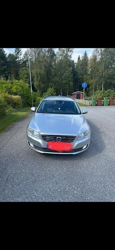 Silver Begagnad 2016 Volvo V70 Momentum Kombi | 135 000 kr (Marknadspris) - Bild 1/3