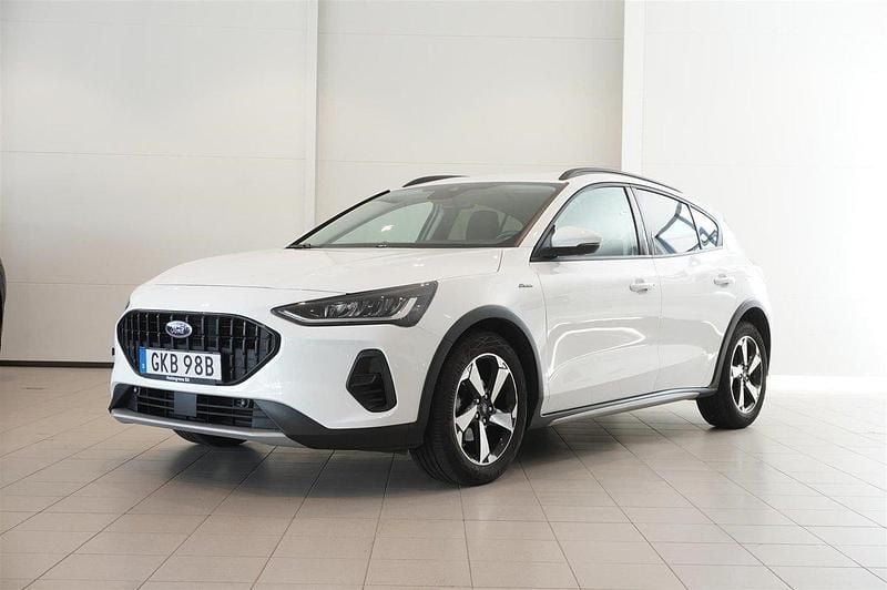 Vit Begagnad 2022 Ford Focus Active Kombi | 229 900 kr - Bild 1/4