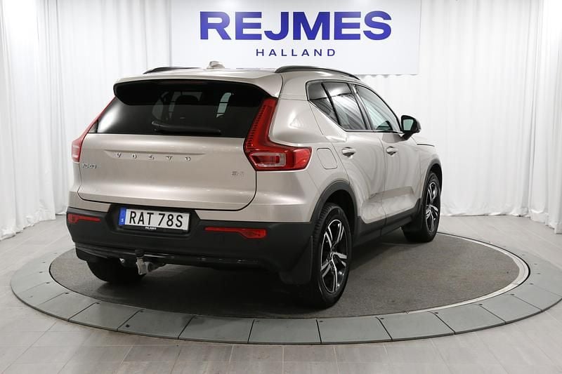 Begagnad Volvo XC40 Plus 200 HK (147 kW) 2023 Grå SUV