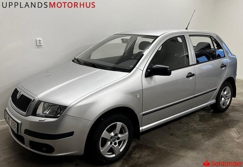 Silver Begagnad 2006 Skoda Fabia Halvkombi | 30 900 kr (Marknadspris) - Bild 1/4