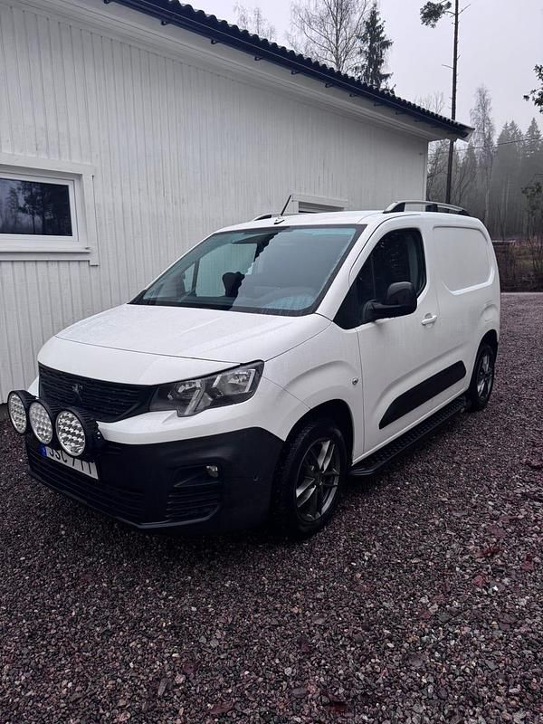 Begagnad 2019 Peugeot Partner Van | 105 000 kr (Bra pris) - Bild 1/3