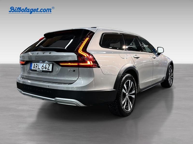 Begagnad Volvo V90 CC Plus 253 HK (186 kW) 2024 Silver Kombi