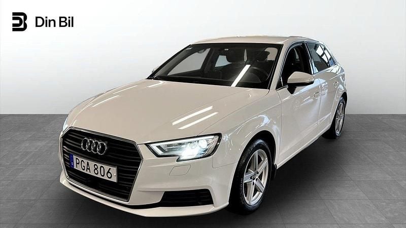 Vit (ibisvit) Begagnad 2017 Audi A3 Sportback Proline Halvkombi | 139 900 kr (Bra pris) - Bild 1/4