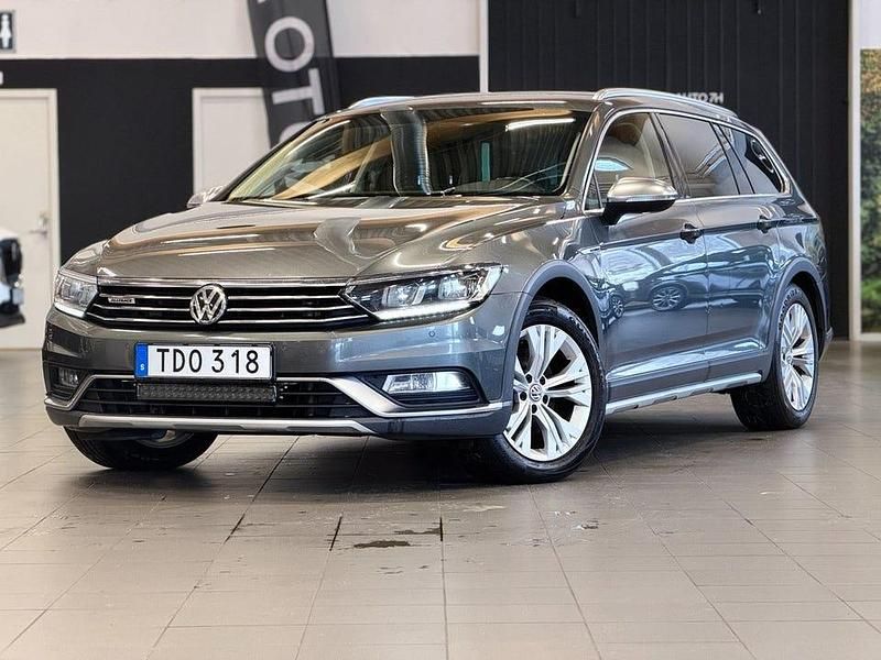 Mörkgrå Begagnad 2015 VW Passat Alltrack Kombi | 124 900 kr (Dyr) - Bild 1/4