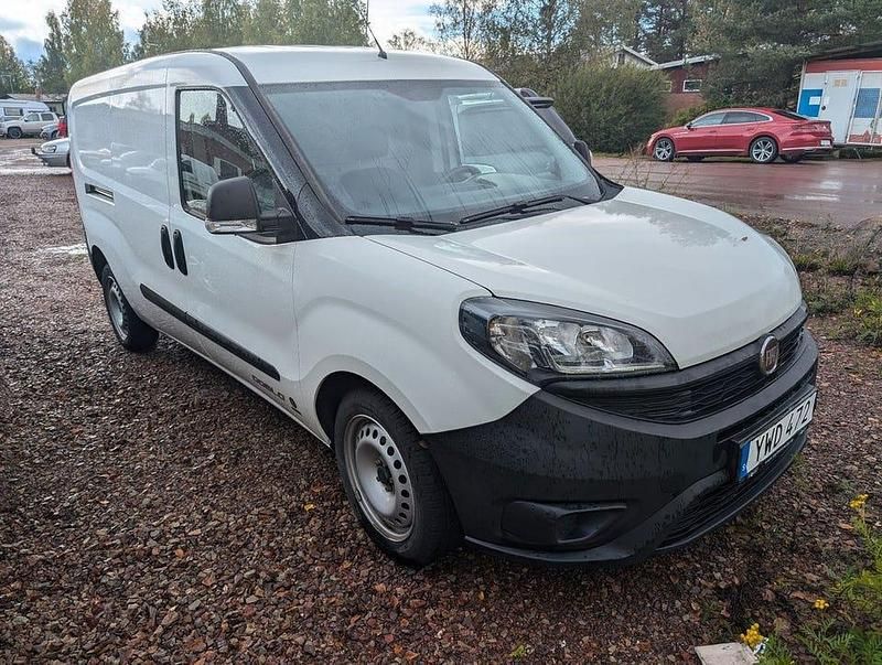 Begagnad Fiat Doblò 80 HK (58 kW) 2019 Vit Minibuss