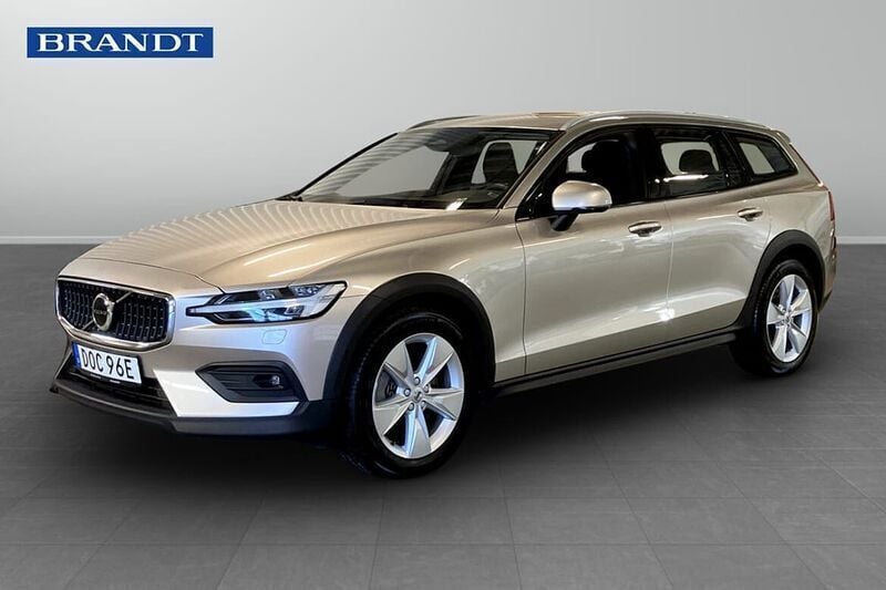 Begagnad 2023 Volvo V60 CC Kombi | 369 900 kr (Bra pris) - Bild 1/4