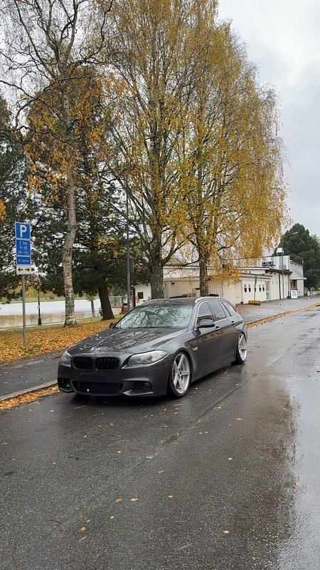 Begagnad 2014 BMW 520 Kombi | 110 000 kr (Marknadspris) - Bild 1/4