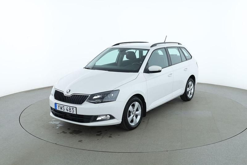 Vit Begagnad 2017 Skoda Fabia Style Kombi | 128 000 kr - Bild 1/3