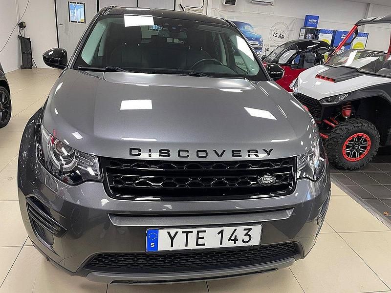 Grå Begagnad 2017 Land Rover Discovery Sport SUV | 244 900 kr (Dyr) - Bild 1/4