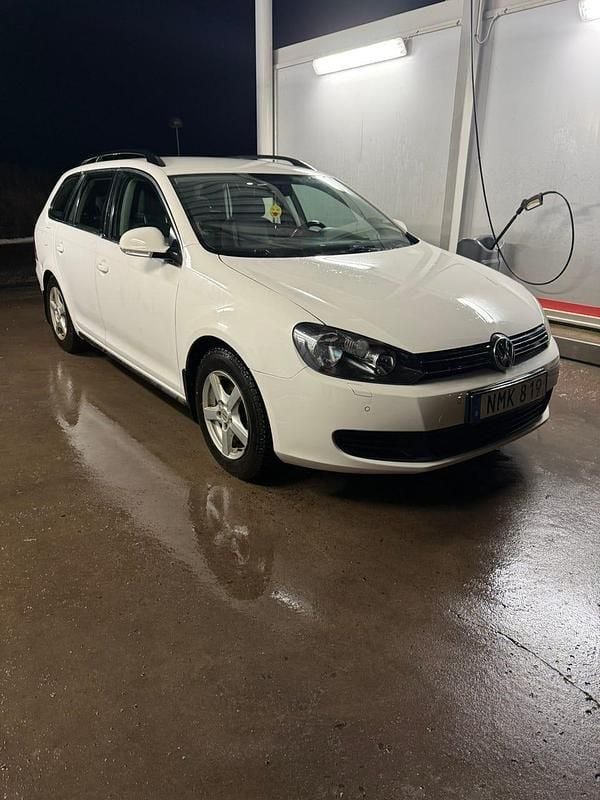 Begagnad 2012 VW Golf VII Kombi | 48 700 kr (Superpris) - Bild 1/4