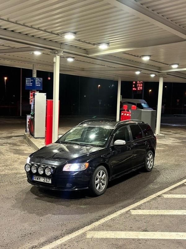 Begagnad 2007 Volvo V50 Kombi | 28 500 kr (Marknadspris) - Bild 1/4