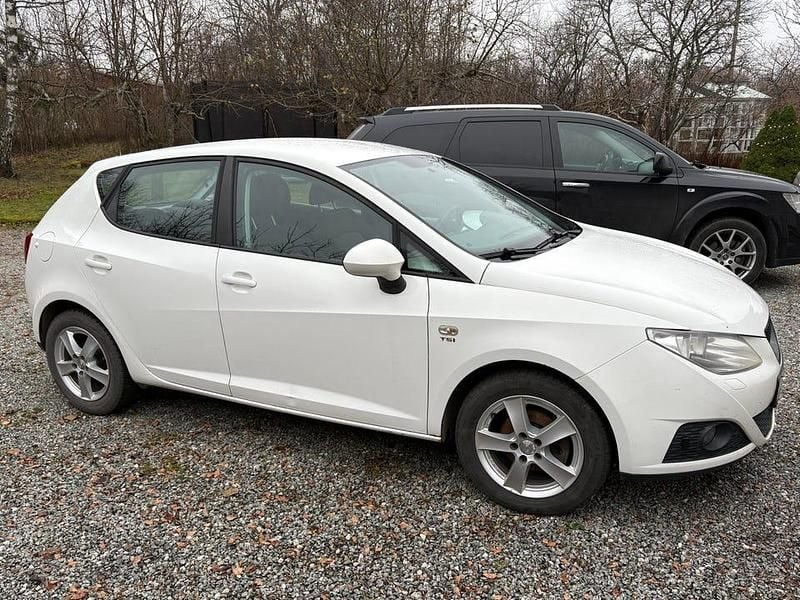 Begagnad Seat Ibiza 105 HK (77 kW) 2011