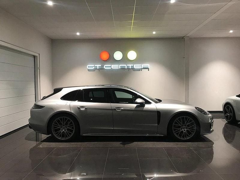 Silver Begagnad 2023 Porsche Panamera 4 Sport Turismo Sedan | 879 000 kr (Lite dyr) - Bild 1/4
