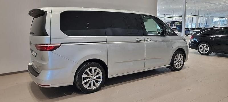 Begagnad VW Multivan 2023 Silver Van