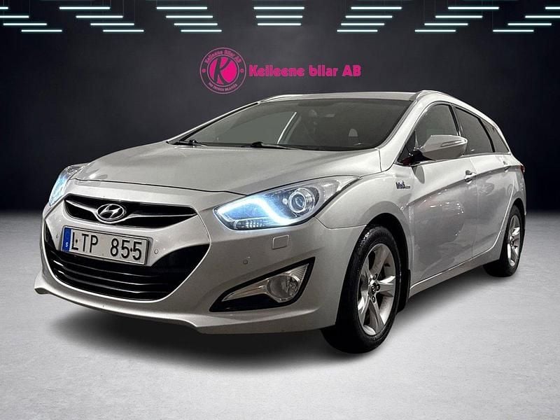 Silver Begagnad 2012 Hyundai i40 Kombi | 78 900 kr (Marknadspris) - Bild 1/4