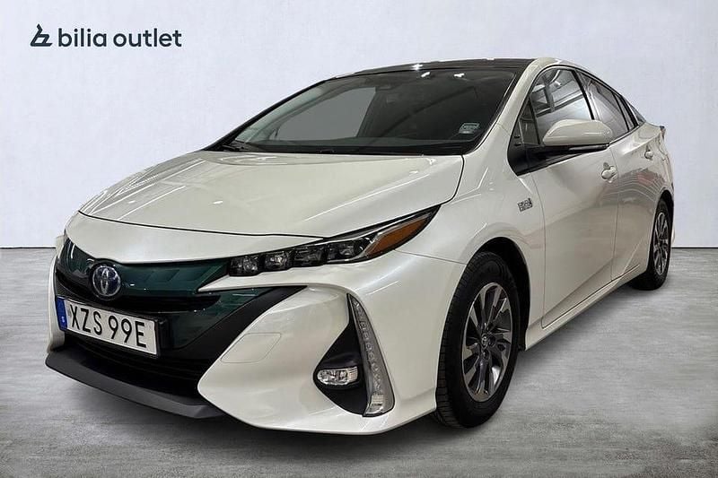 Vit Begagnad 2018 Toyota Prius Plug-in Hybrid Halvkombi | 219 900 kr (Marknadspris) - Bild 1/4