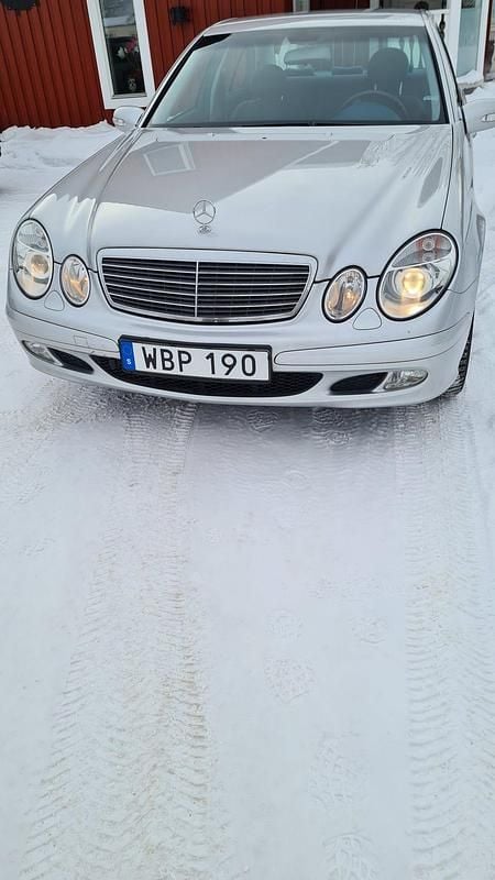 Begagnad Mercedes E200 163 HK (119 kW) 2005