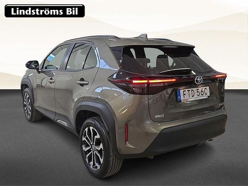 Begagnad Toyota Yaris Cross Active 92 HK (67 kW) 2023 Grön SUV