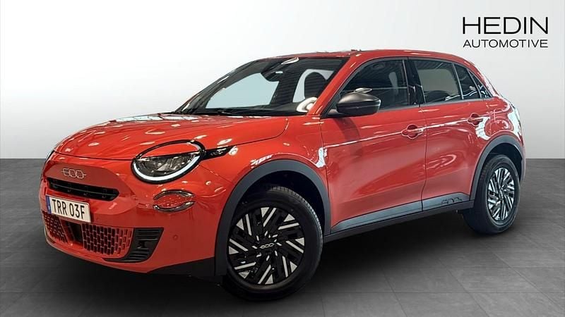 Orange Ny 2025 Fiat 600 Lounge SUV | 299 900 kr (Marknadspris) - Bild 1/4
