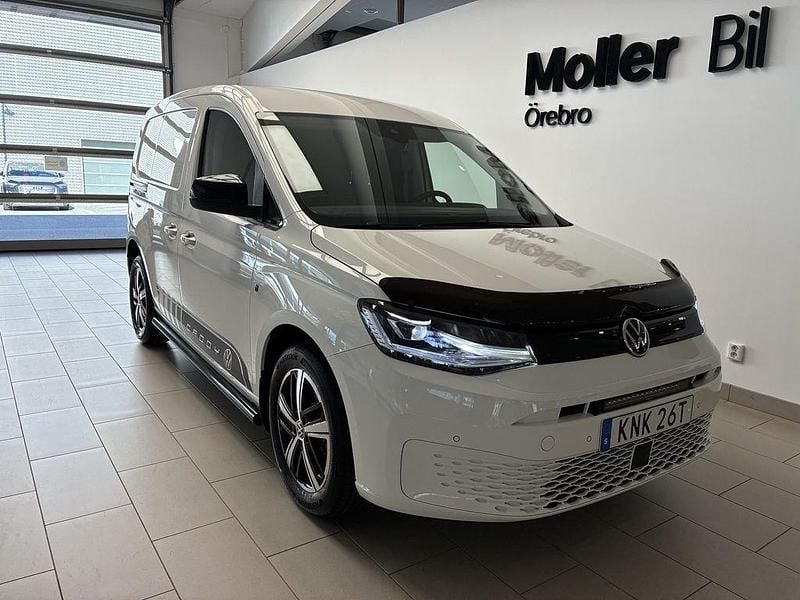 Vit (candyvit) Ny 2025 VW Caddy Minibuss | 362 375 kr (Superpris) - Bild 1/4