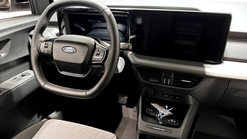 Ny Ford E-Transit 2026 Vit Van