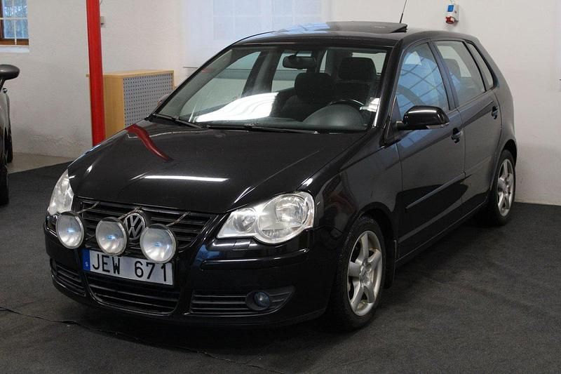 Svart Begagnad 2008 VW Polo Comfortline Halvkombi | 39 900 kr (Dyr) - Bild 1/4