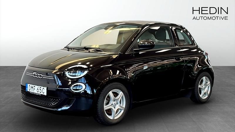 Begagnad Fiat 500e Icon 86 kW (118 HK) 2022 Svart Halvkombi