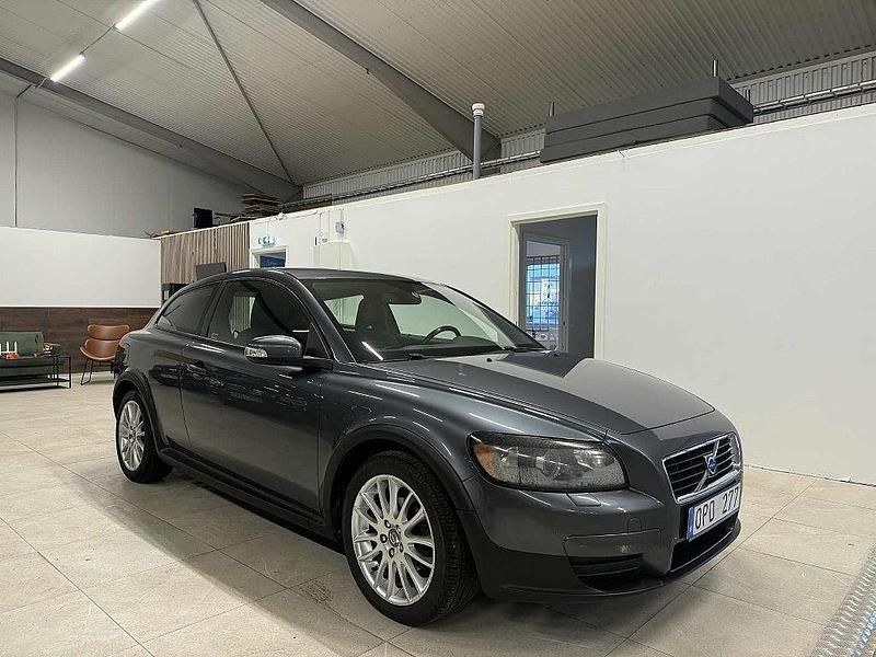 Grå Begagnad 2008 Volvo C30 Kinetic Halvkombi | 69 900 kr (Lite dyr) - Bild 1/4