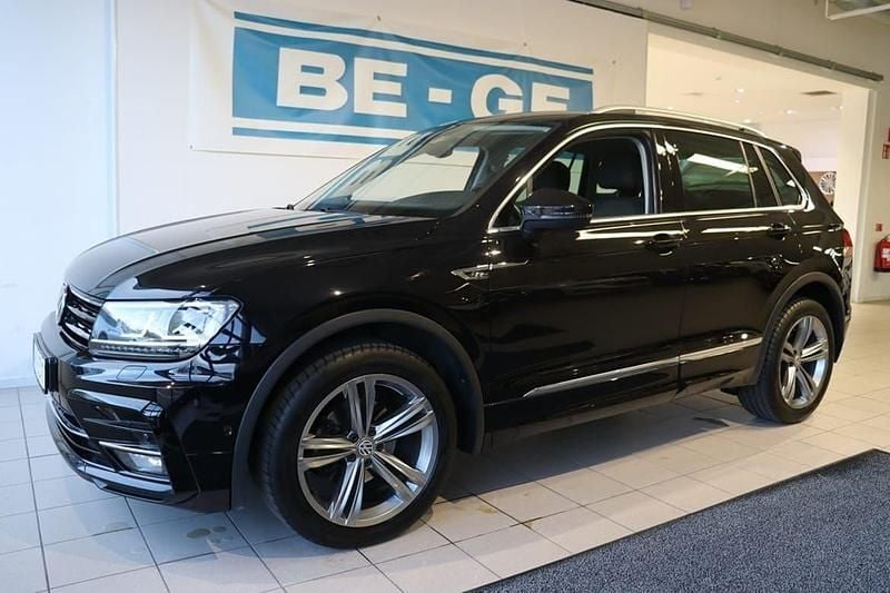 Svart Begagnad 2018 VW Tiguan Comfortline SUV | 249 900 kr (Marknadspris) - Bild 1/4