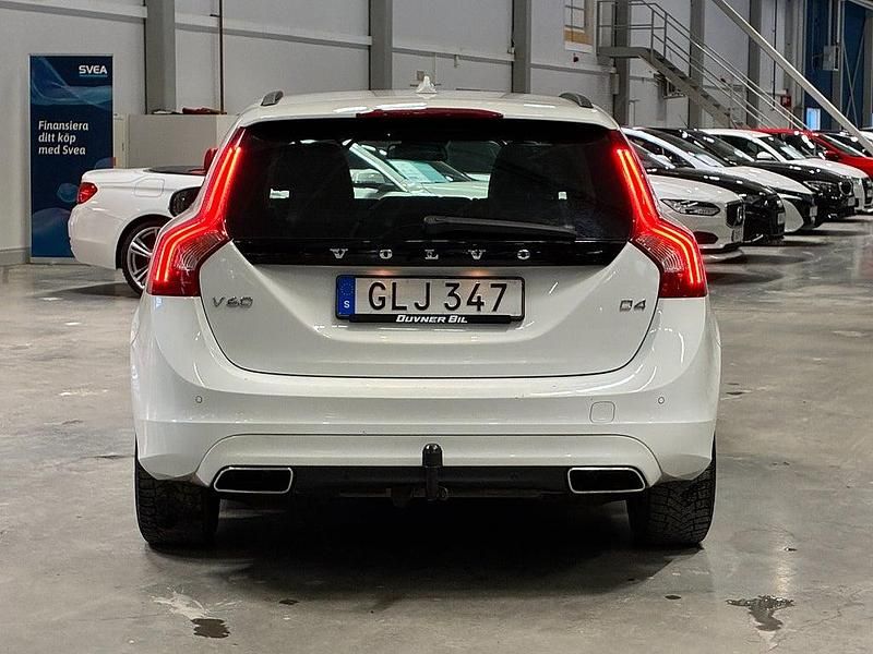 Begagnad Volvo V60 Momentum 181 HK (133 kW) 2014 Vit Kombi