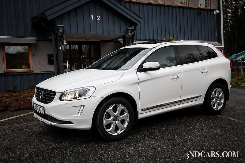 Vit Begagnad 2016 Volvo XC60 Summum SUV | 184 900 kr (Bra pris) - Bild 1/4