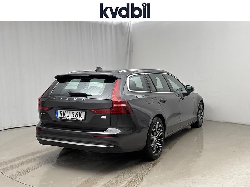 Begagnad Volvo V60 2023 Grå Kombi
